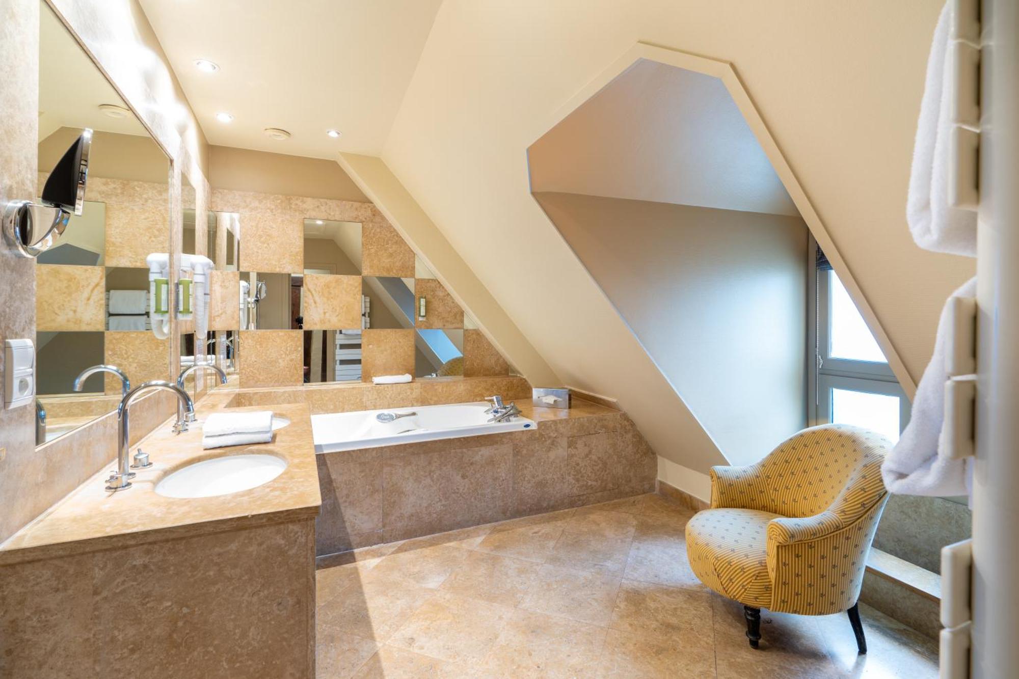 L'Absinthe Hotel Онфлер Номер фото