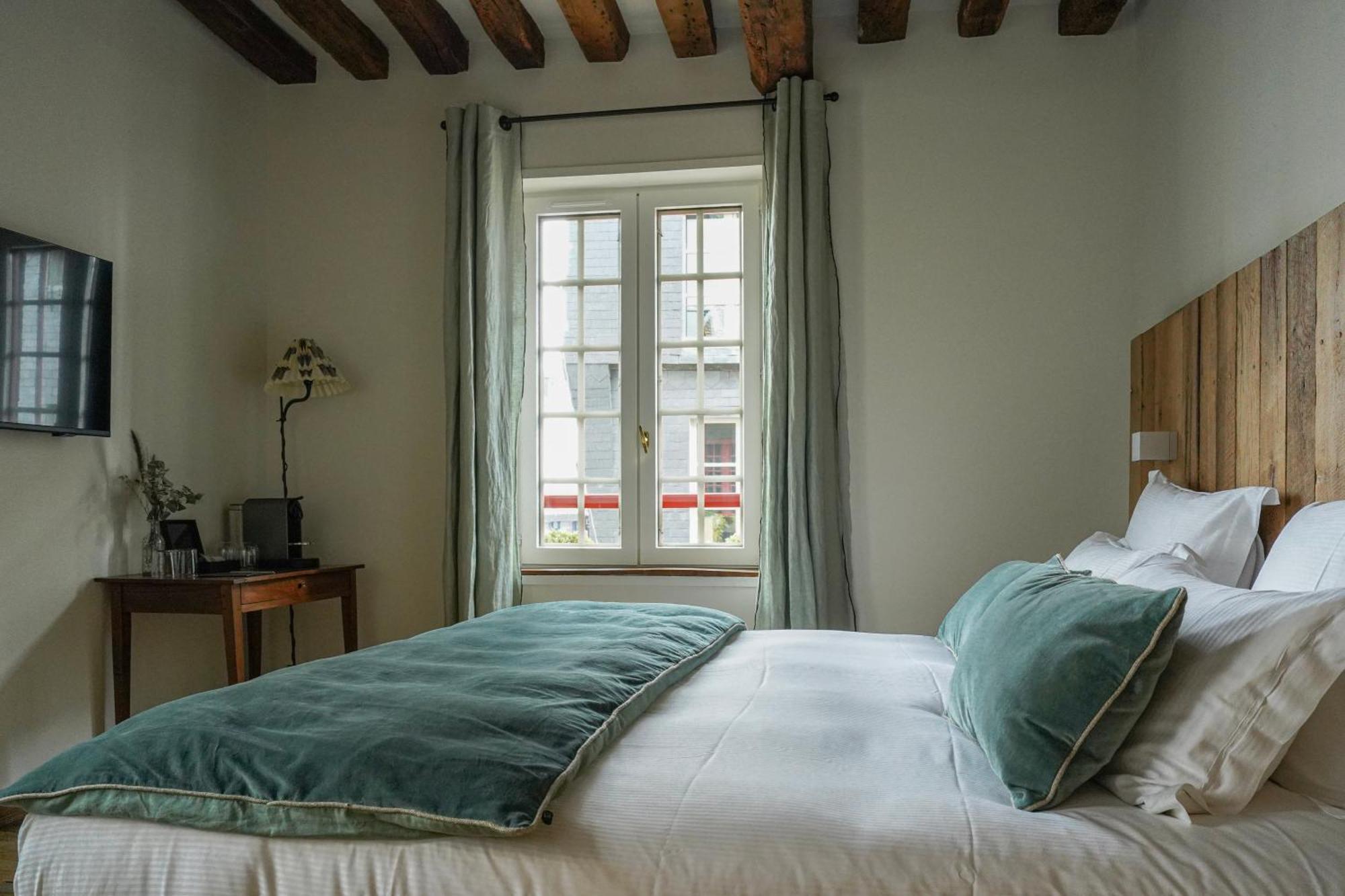L'Absinthe Hotel Онфлер Номер фото