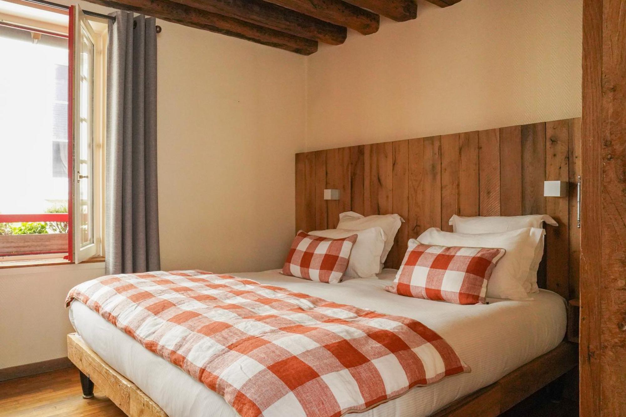 L'Absinthe Hotel Онфлер Номер фото